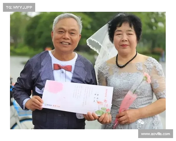 七旬金婚夫妻羽毛球场秀恩爱 七夕混双情侣双赢温馨时刻 七旬金婚夫妻羽毛球场秀恩爱 七夕混双情侣双赢温馨时刻